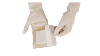 How Does Silicone Foam Dressing with Border Improve Wound Healing?